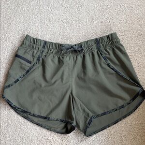 NORTH FACE green khaki athletic shorts - Size Large